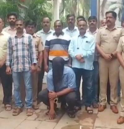 GRP arrest accused in Mumbai train stabbing case